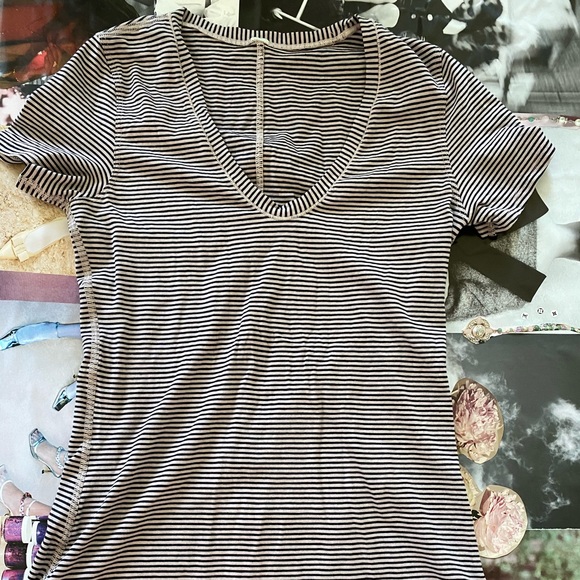 Lululemon light weight tshirt - Picture 1 of 6